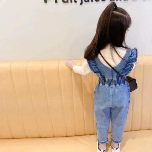 salopette jean enfant à volants pour fille de dos
