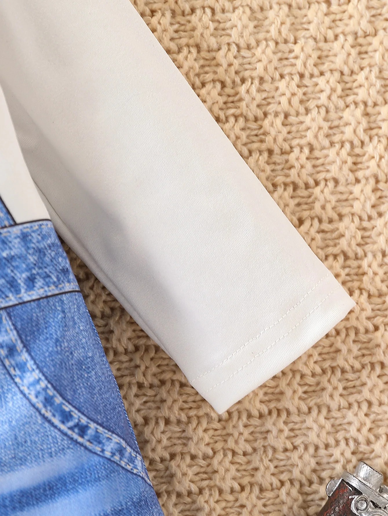 salopette bebe bleue look jean détail manche