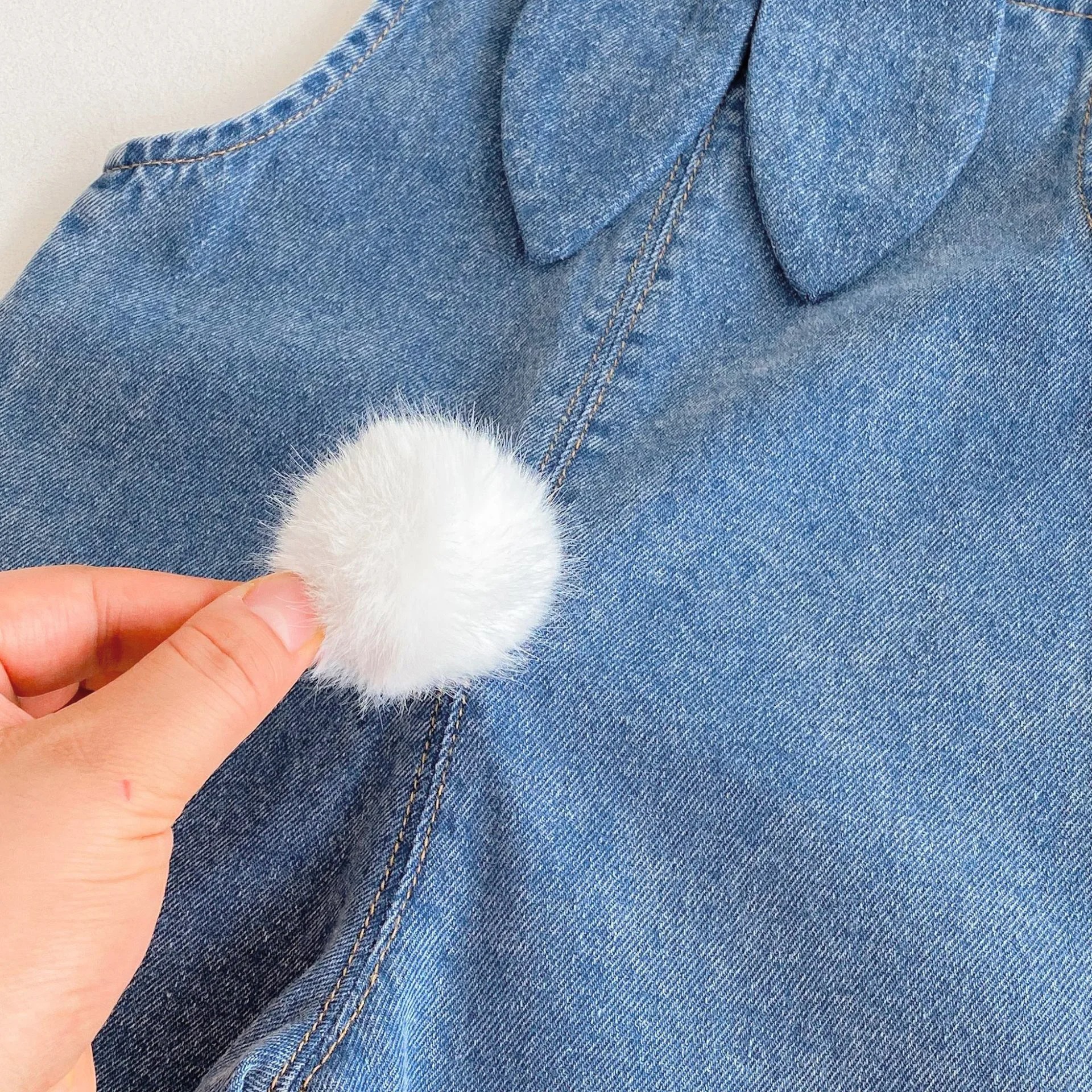 salopette jean bebe lapin détail motif