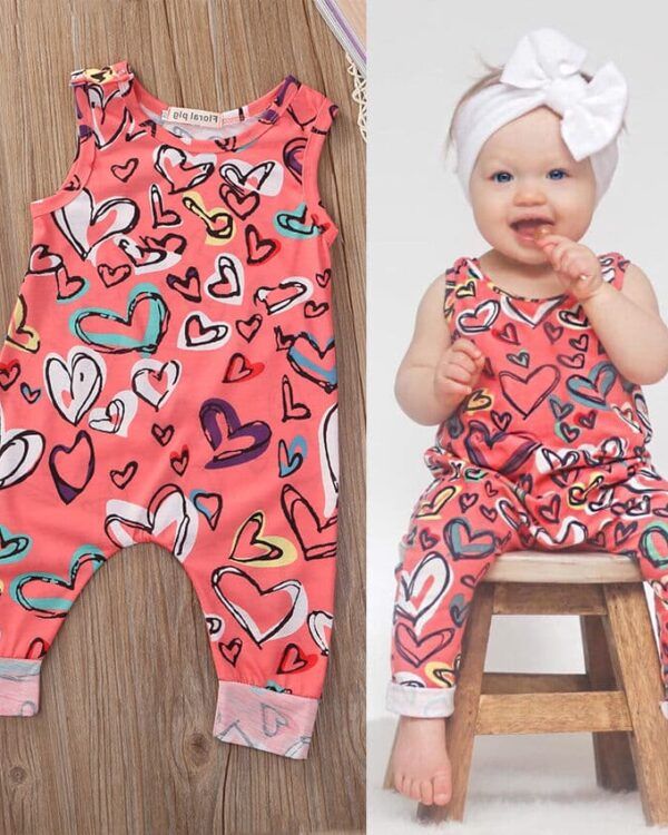 salopette rose motifs coeurs bébé fille