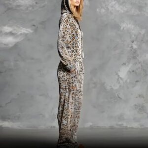 combinaison et salopette léopard femme de profil