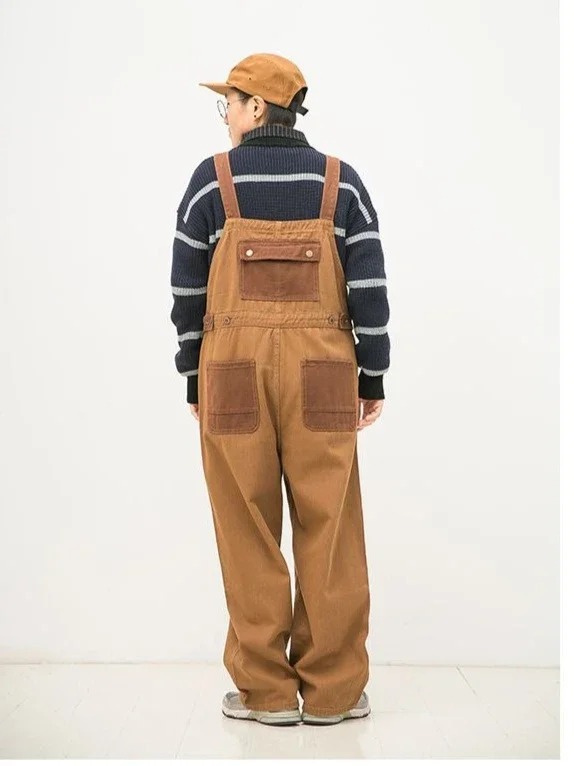salopette marron homme de dos