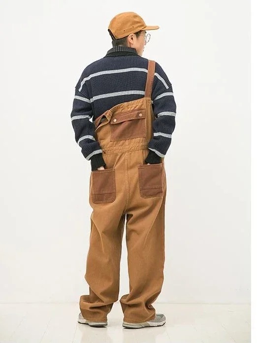 salopette marron homme de dos