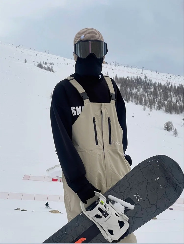 salopette homme ski sports d'hiver détail buste