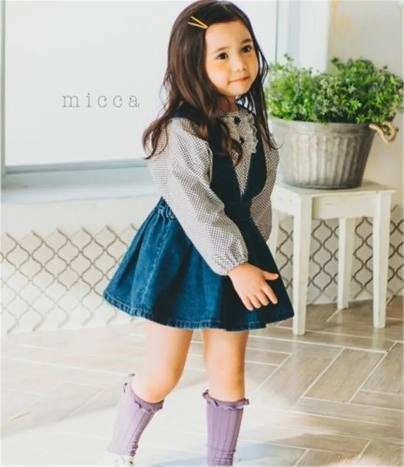 salopette fille en denim de profil